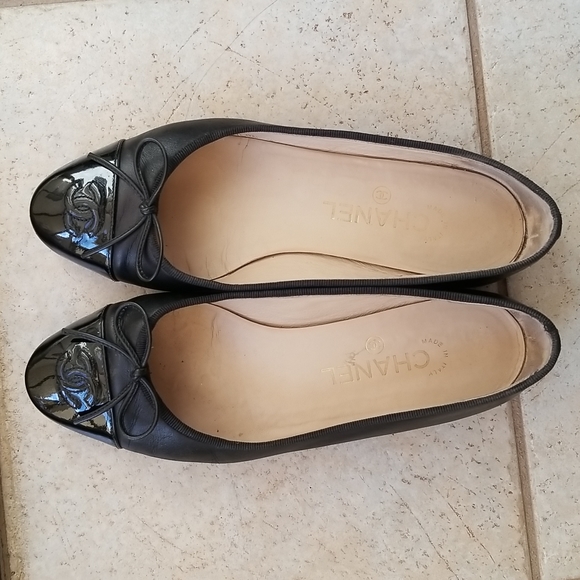 CHANEL Lambskin Patent Toe Ballerina Flats - Picture 13 of 13